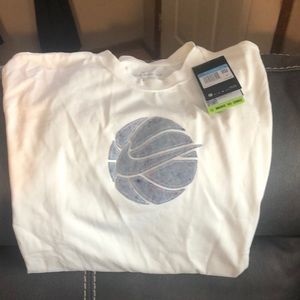 NWT Nike Men’s basketball T-shirt. Never worn. Still in bag it came in.